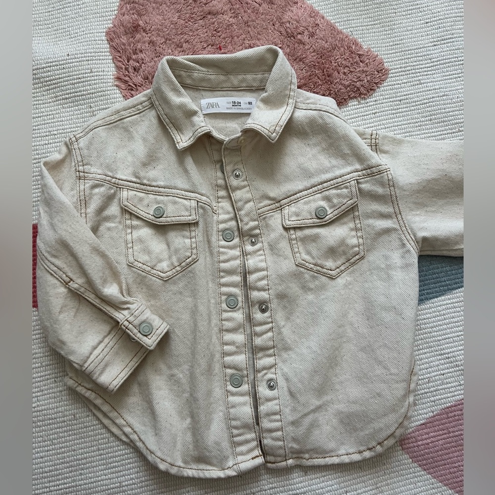 Zara boys jacket . Looks new, barely used. 18-24 months